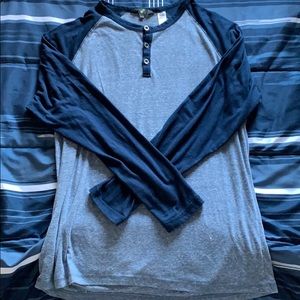 Baseball-style long-sleeve Tee